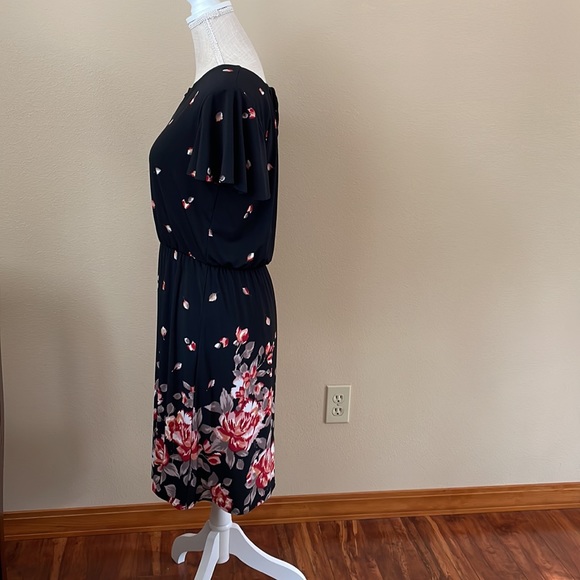 Maurice’s - Black Floral Dress Elastic Waist V Neck, Back Neck Tie, size medium - Picture 3 of 12